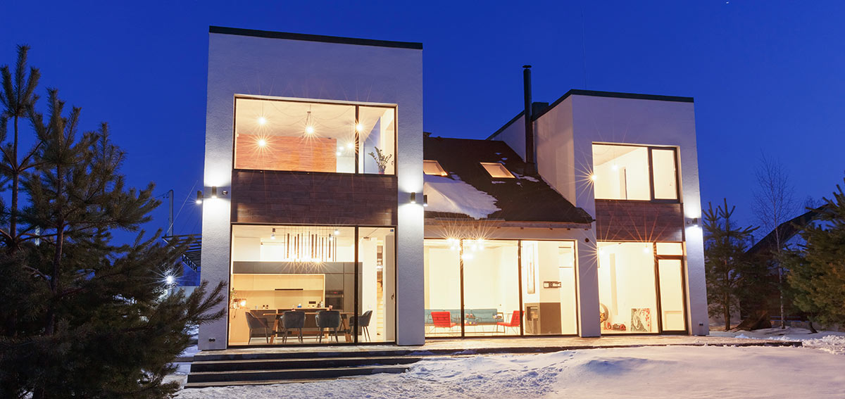 okna w ciepłym domu