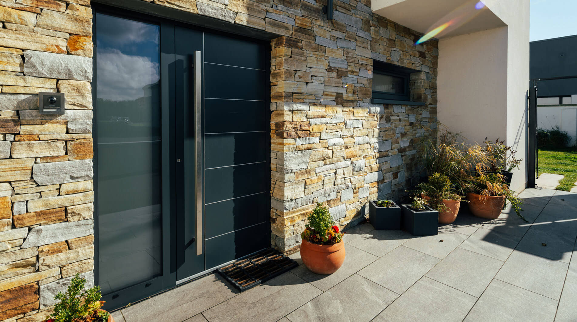 Unikalne drzwi wejściowe - Aluhaus