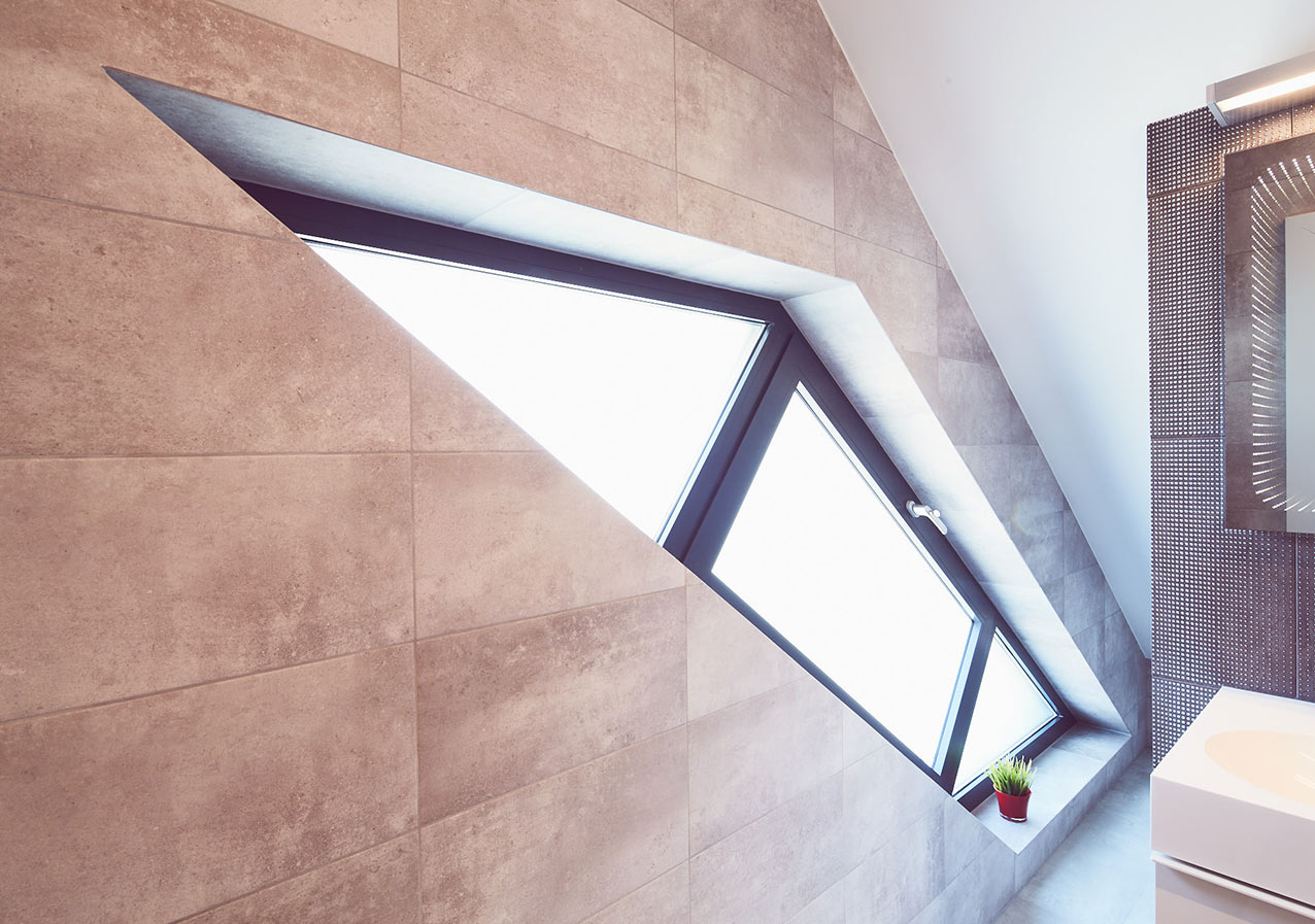Okna trójkątne w łazience - Aluhaus